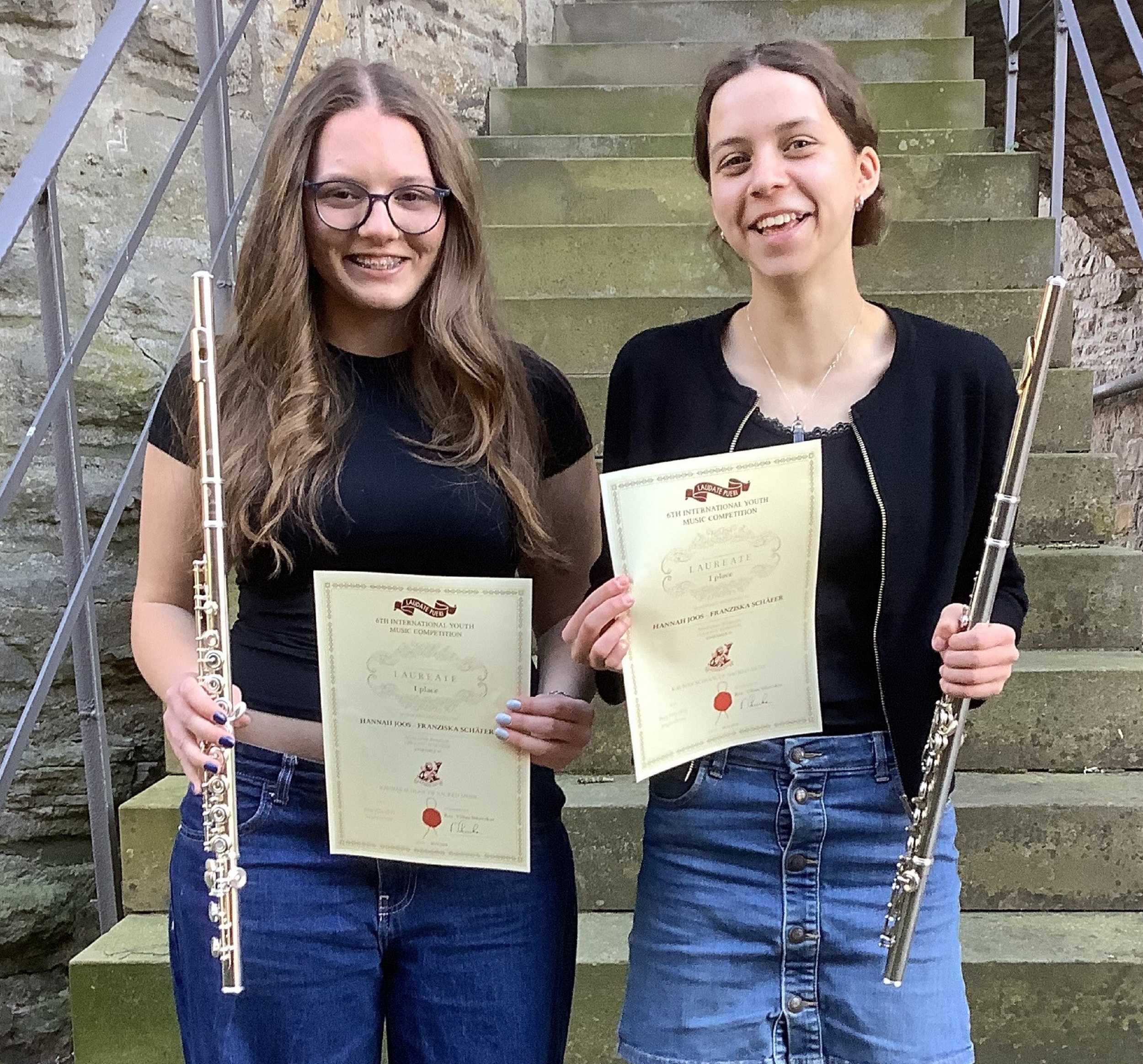 Hannah Joos Franziska Schaefer 1. Platz 6. Internationalen Jugend Musikwettbewerb der Kaunas School of Sacred Music in Litauen